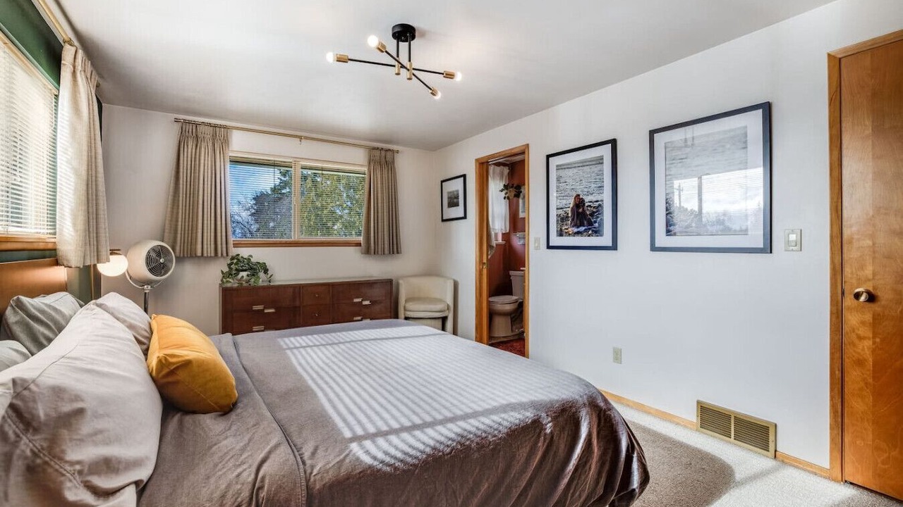 Photo of Bedroom in White Center
