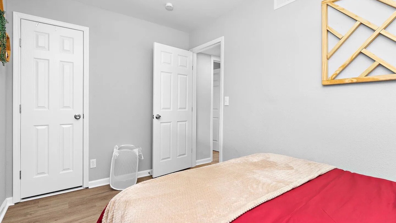 Photo of Bedroom in Lawrence