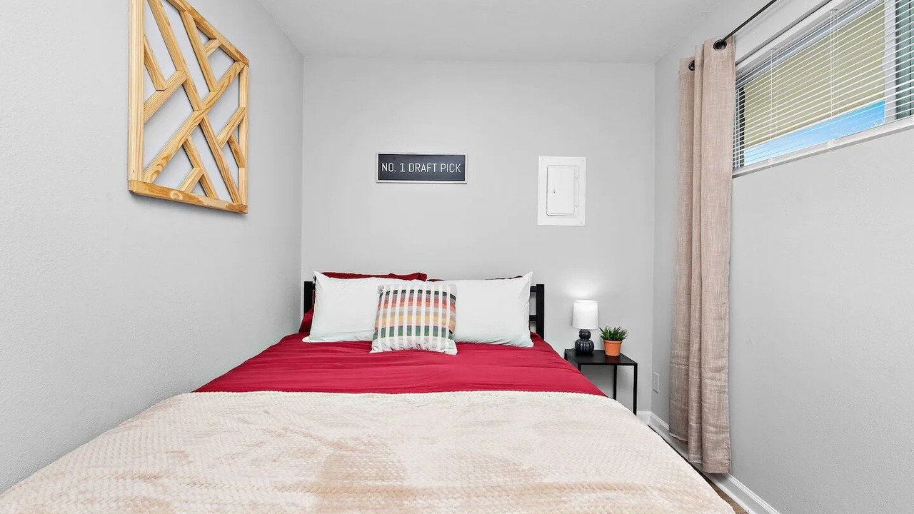 Photo of Bedroom in Lawrence