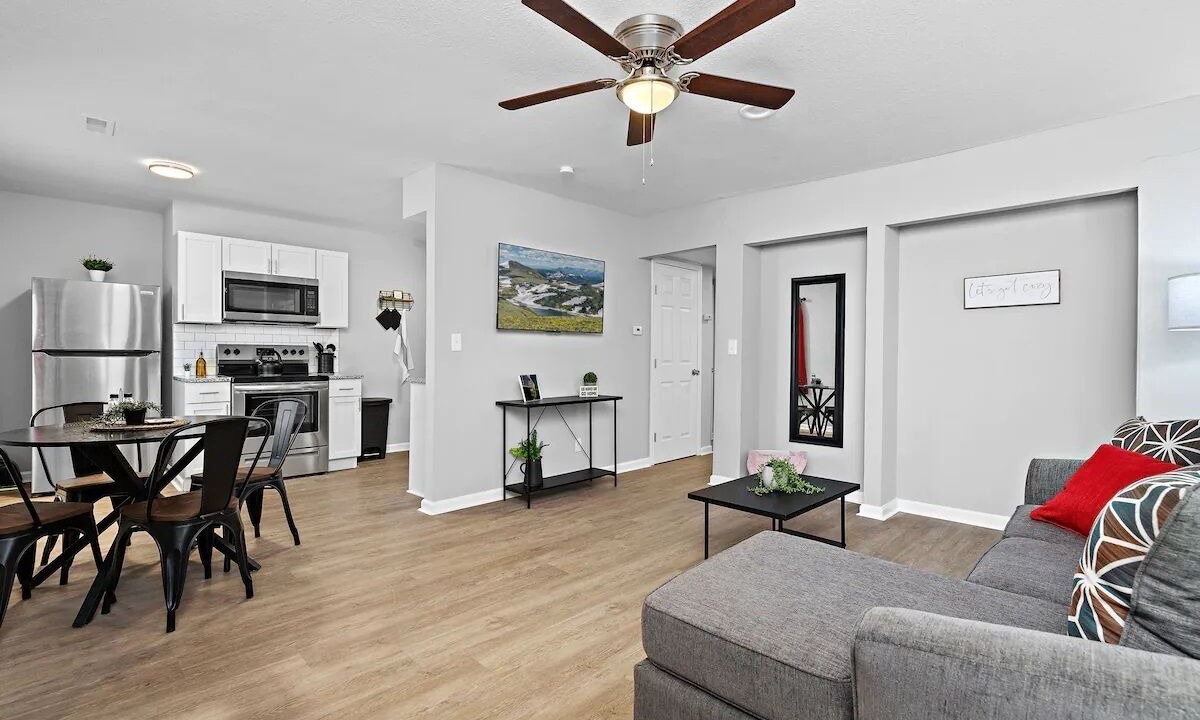 Photo of Livingroom in Lawrence