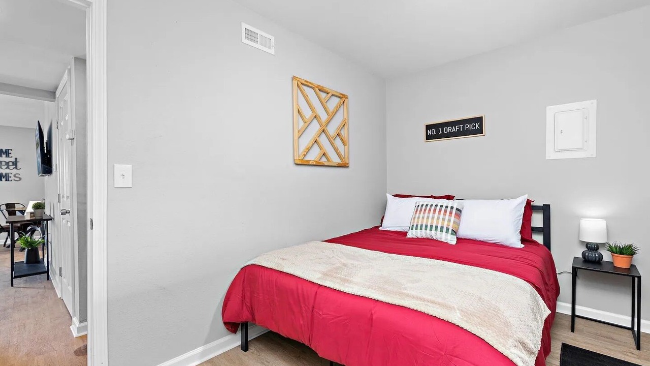 Photo of Bedroom in Lawrence