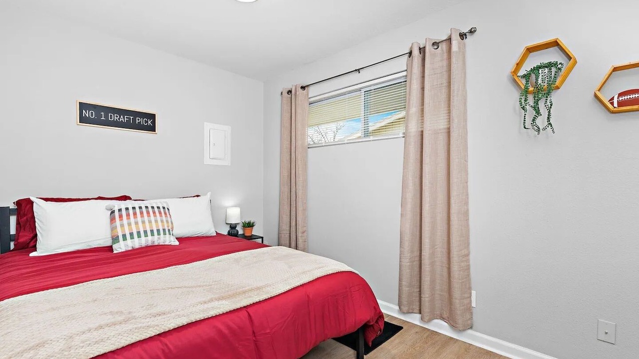 Photo of Bedroom in Lawrence