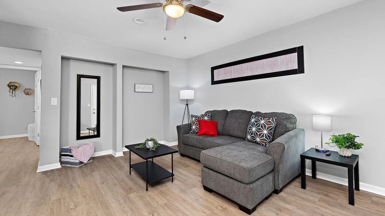 Photo of Livingroom in Lawrence