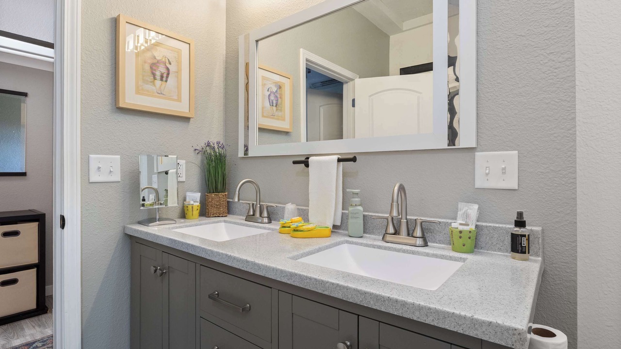 Photo of Bathroom in Linn Creek