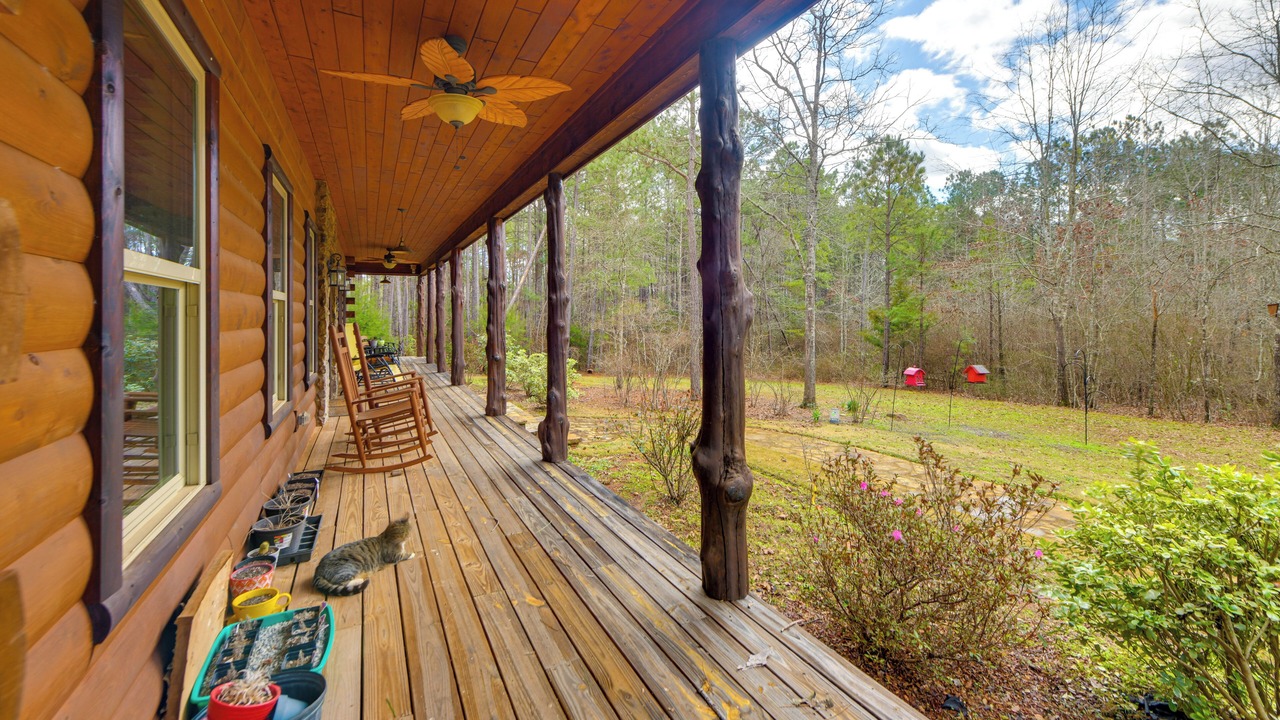 Photo of Patio Balcony in Pine Mountain