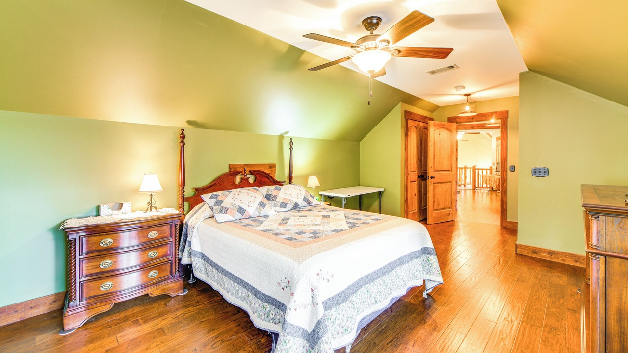 Photo of Bedroom in Pine Mountain