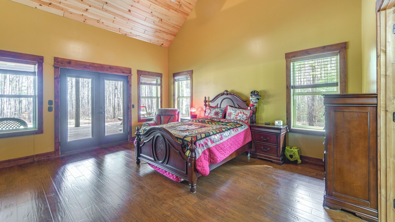 Photo of Others in Pine Mountain