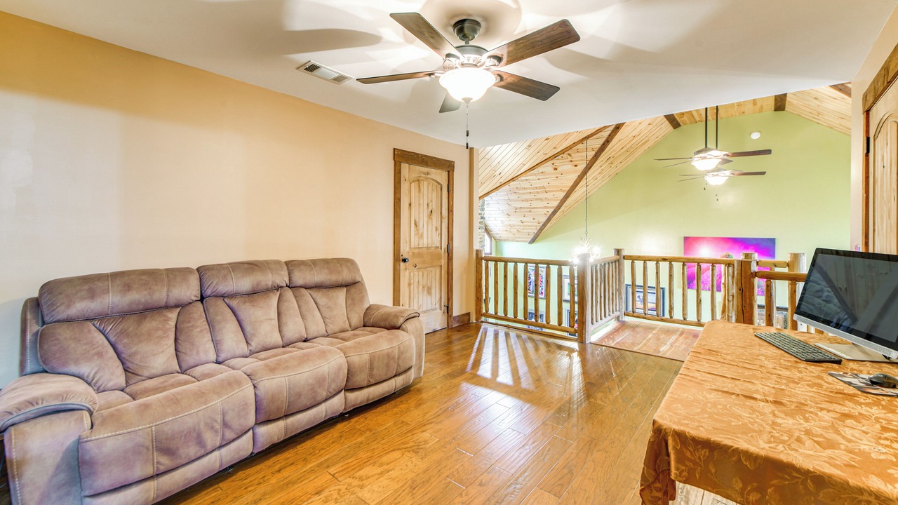 Photo of Livingroom in Pine Mountain