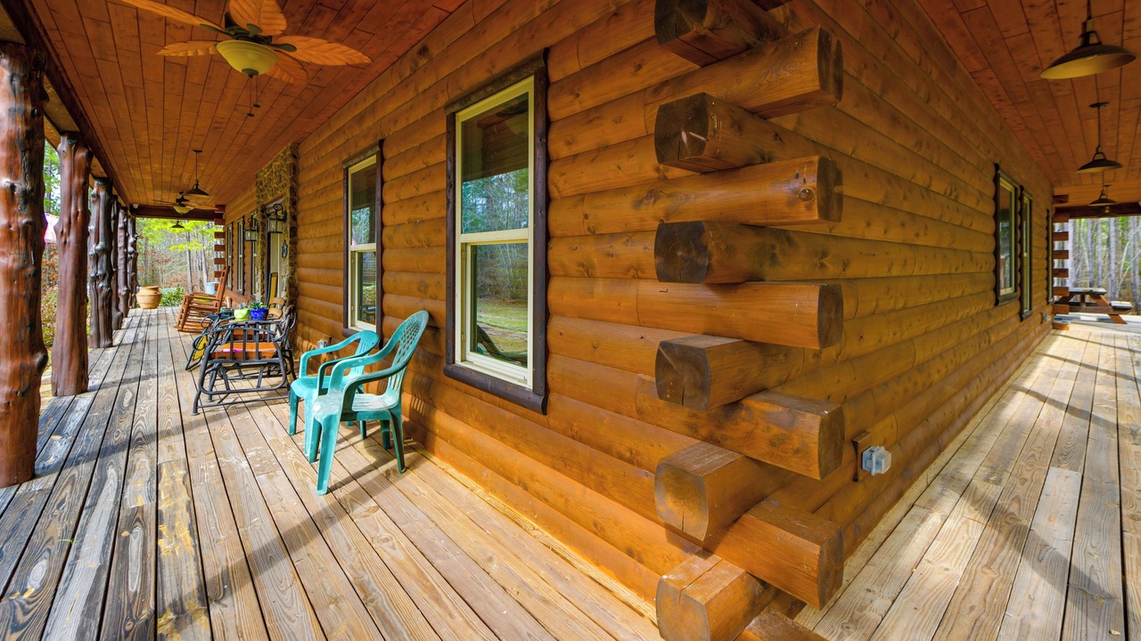 Photo of Patio Balcony in Pine Mountain