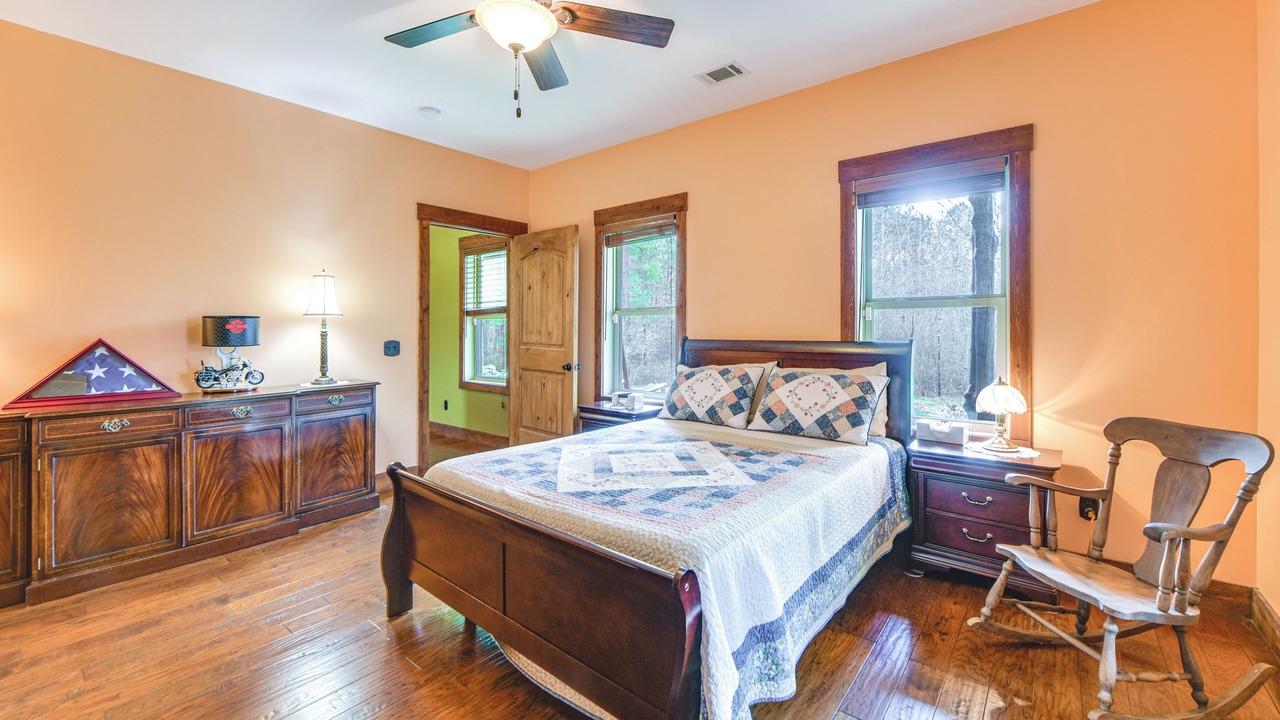 Photo of Bedroom in Pine Mountain