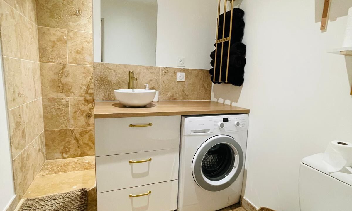 Photo of Bathroom in Tourbes