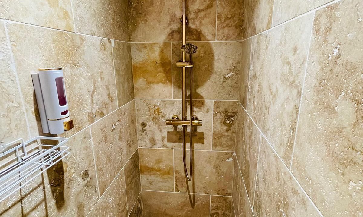 Photo of Bathroom in Tourbes