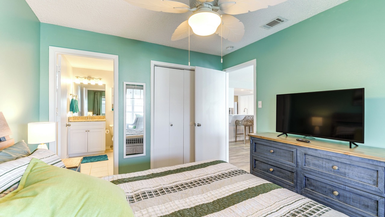 Photo of Bedroom in City-by-the Sea