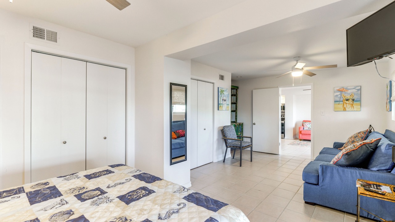 Photo of Bedroom in City-by-the Sea