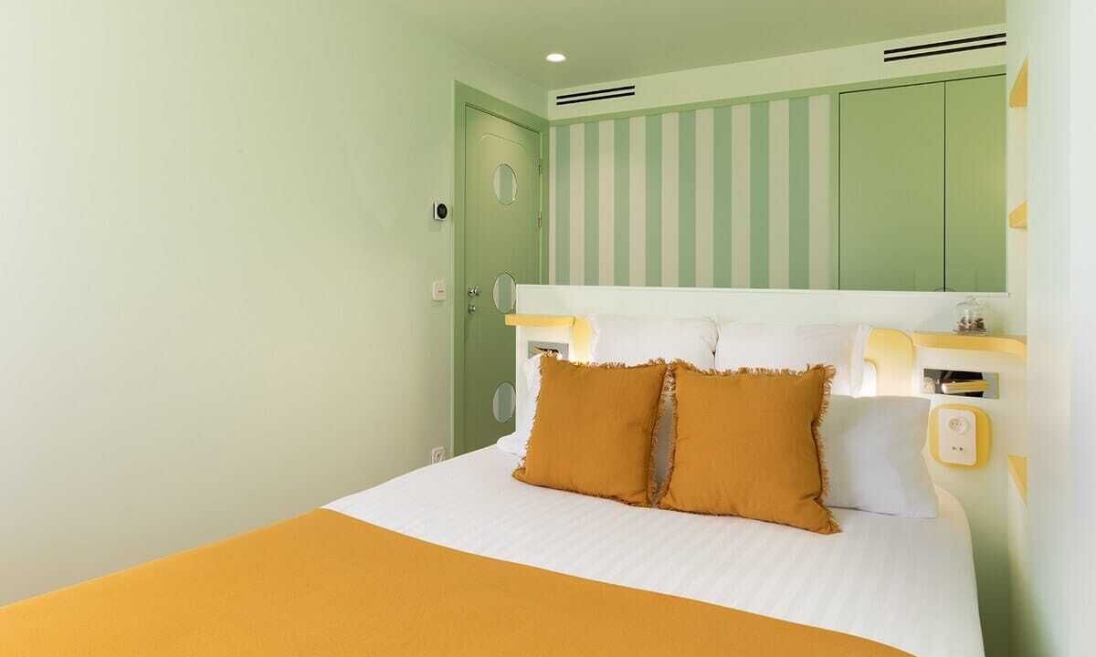 Photo of Bedroom in 8th Arrondissement