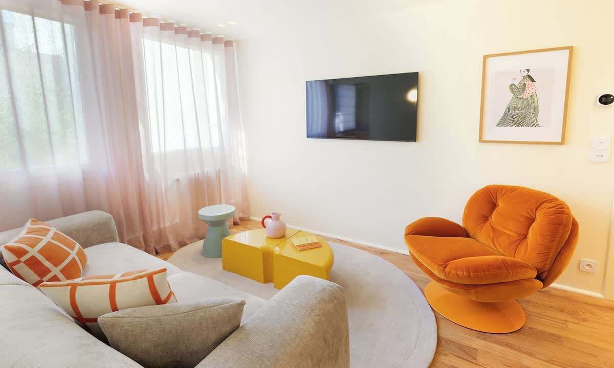 Photo of Livingroom in 8th Arrondissement