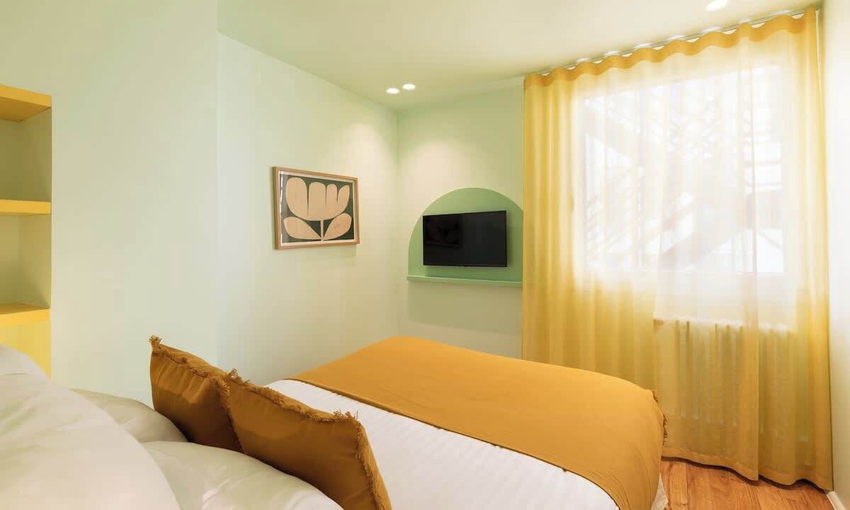 Photo of Bedroom in 8th Arrondissement