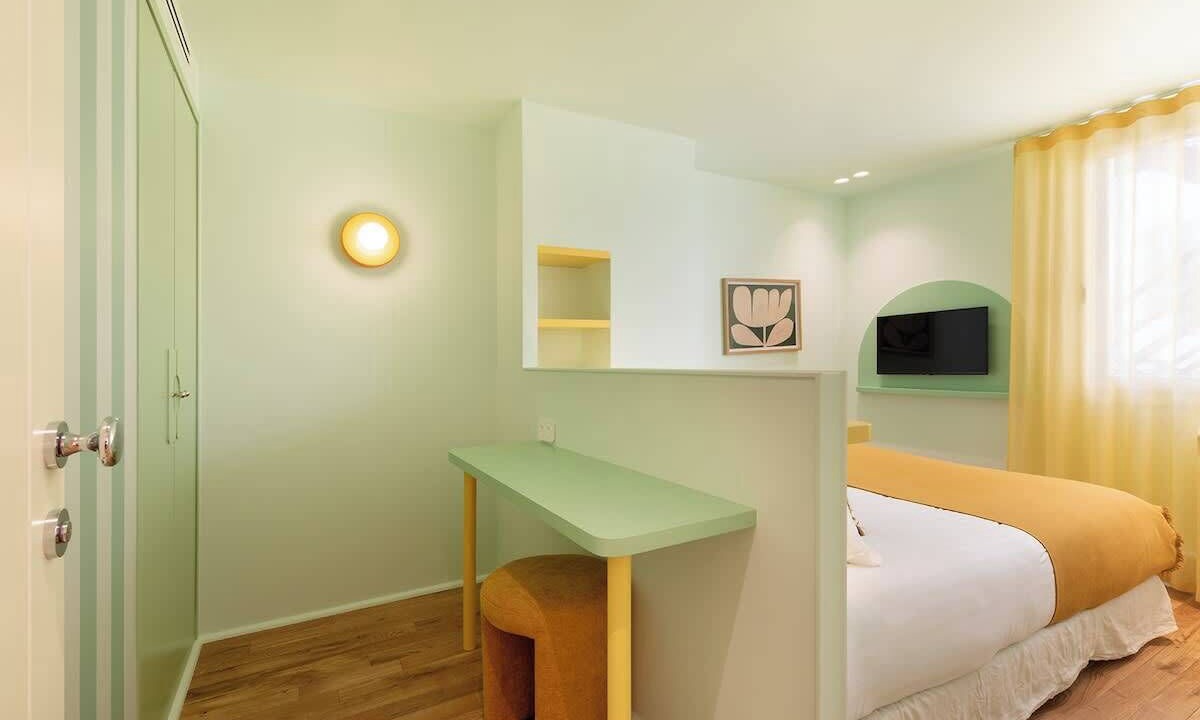 Photo of Bedroom in 8th Arrondissement