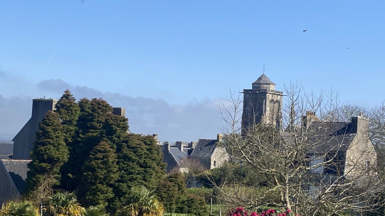 Photo of Others in Locronan