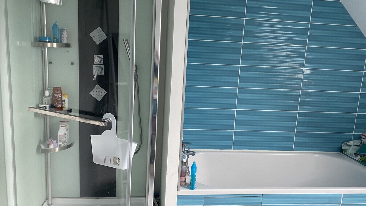 Photo of Bathroom in Locronan