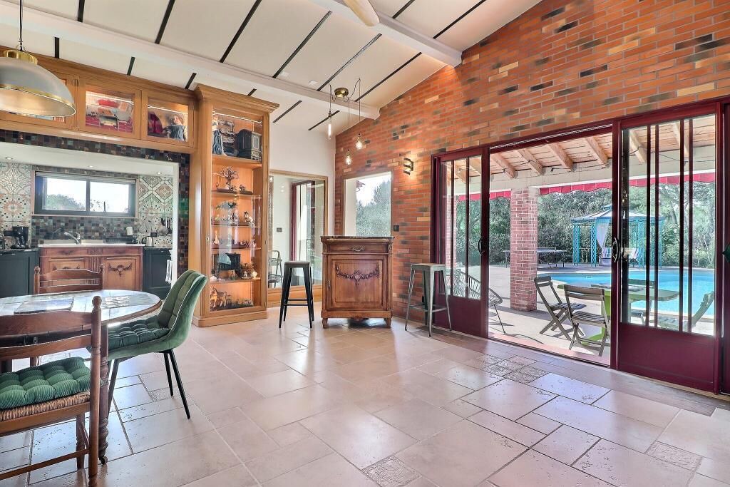 Photo of Livingroom in Aubais