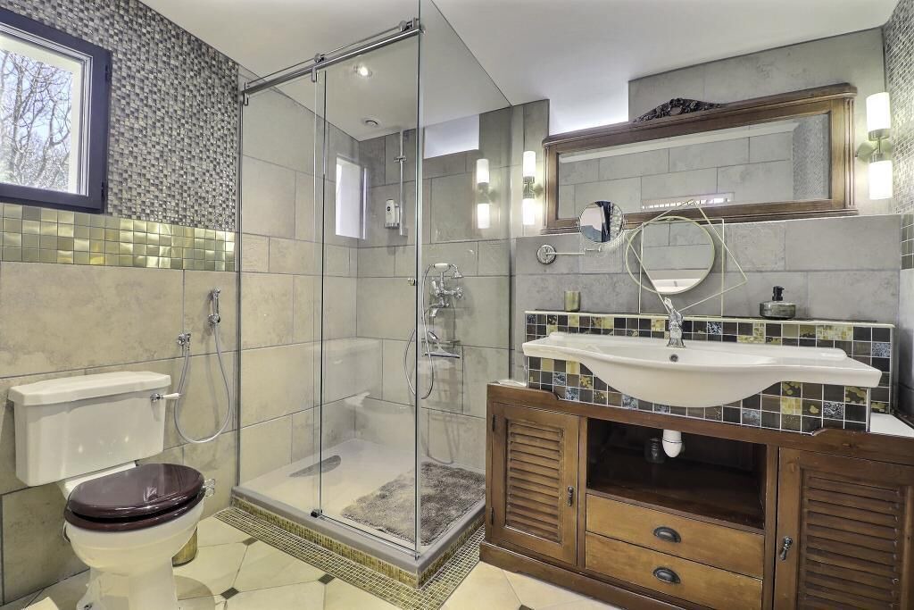 Photo of Bathroom in Aubais