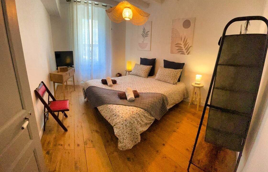 Photo of Bedroom in Caudebronde