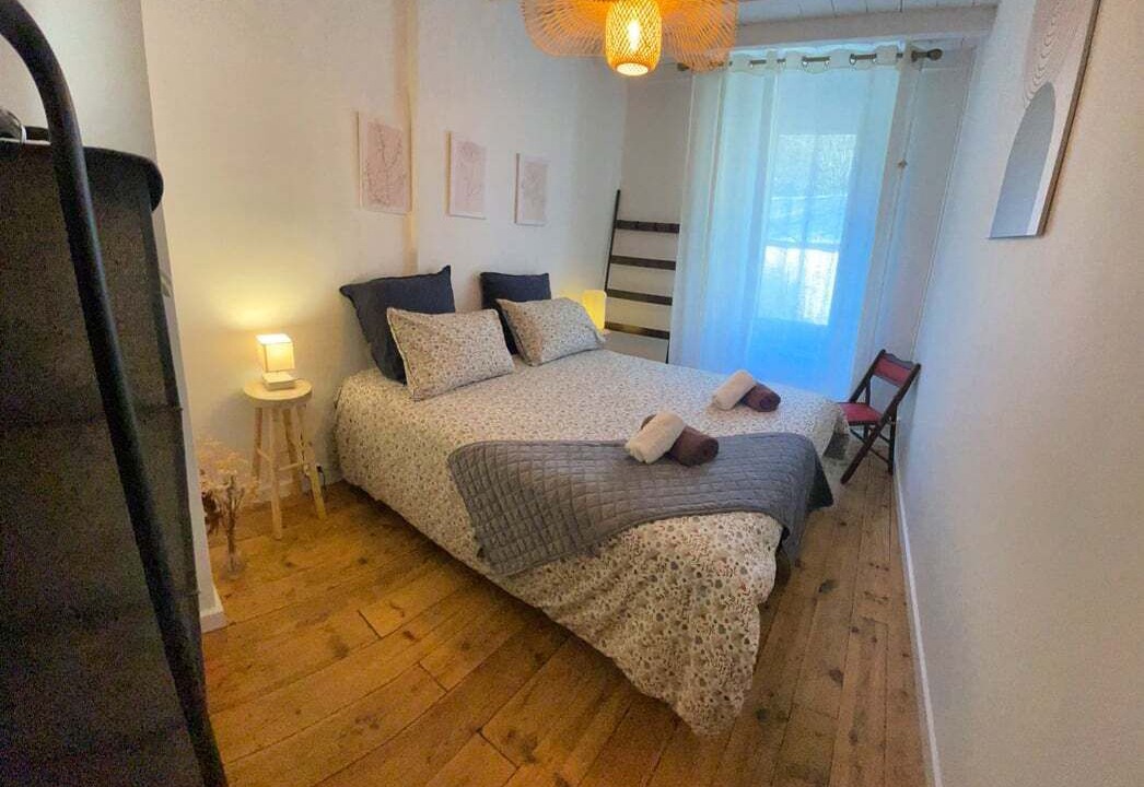 Photo of Bedroom in Caudebronde