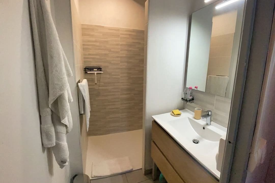 Photo of Bathroom in Caudebronde