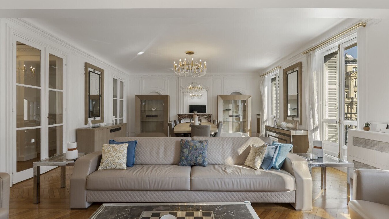 Photo of Livingroom in Chaillot