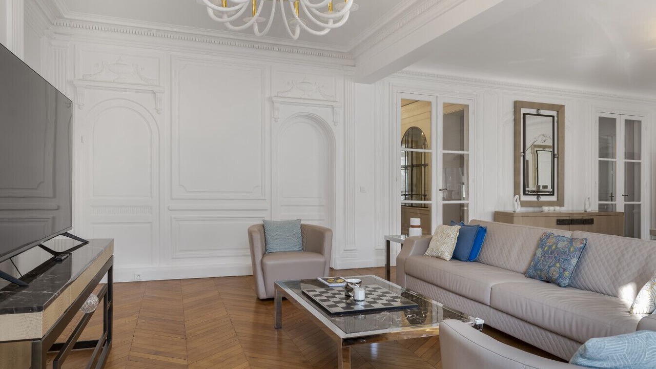 Photo of Livingroom in Chaillot