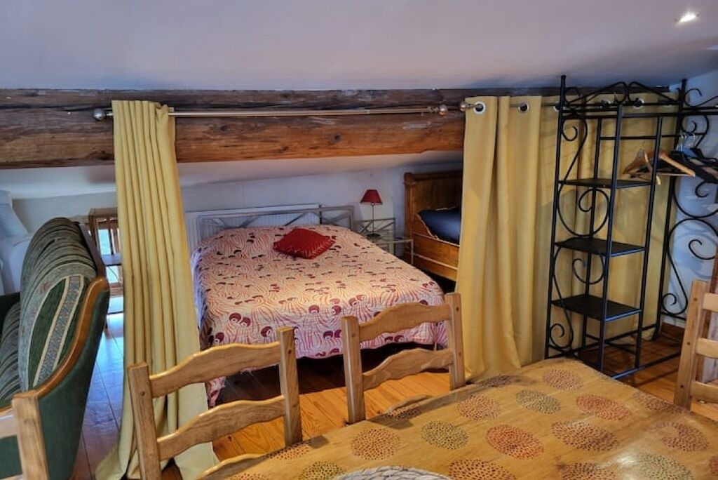 Photo of Bedroom in Albigny-sur-Saone