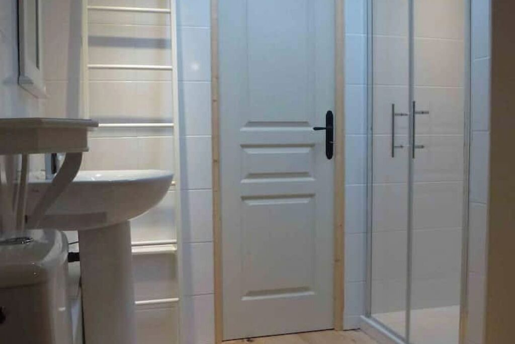 Photo of Bathroom in Albigny-sur-Saone