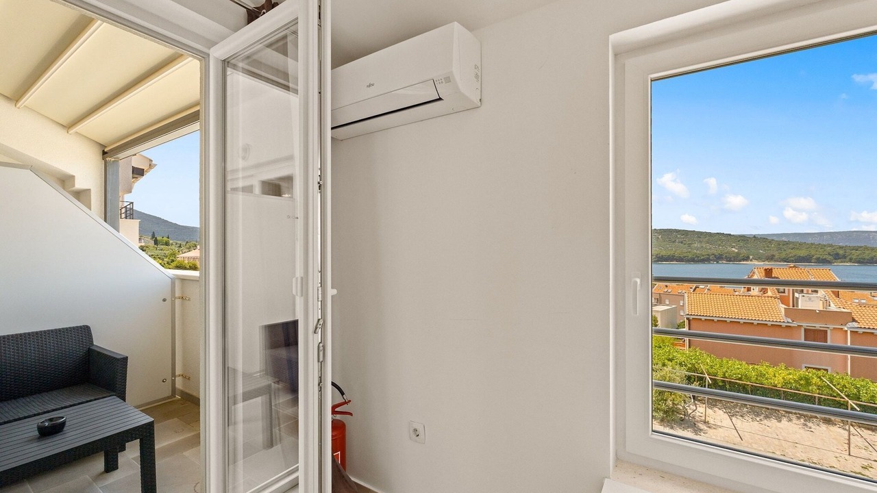 Photo of Outdoor in Cres