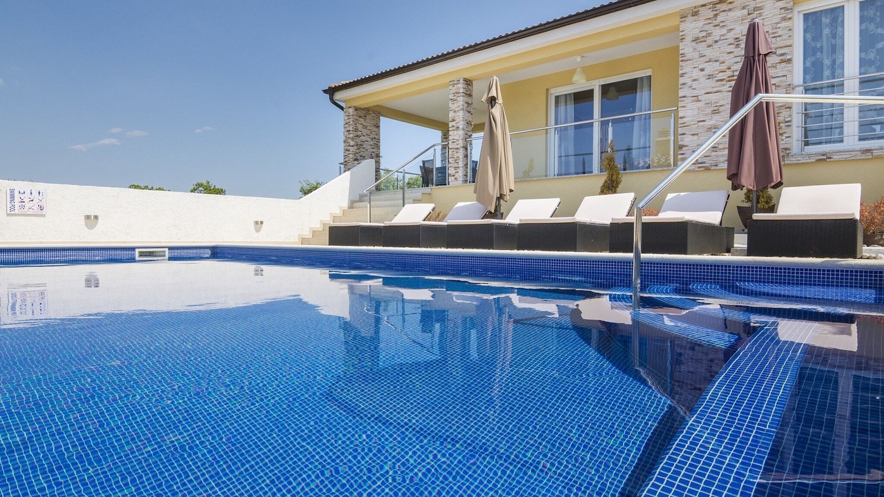 Photo of Outdoor in Rogocana