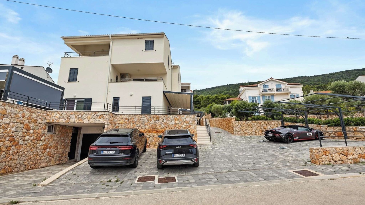Photo of Outdoor in Cres