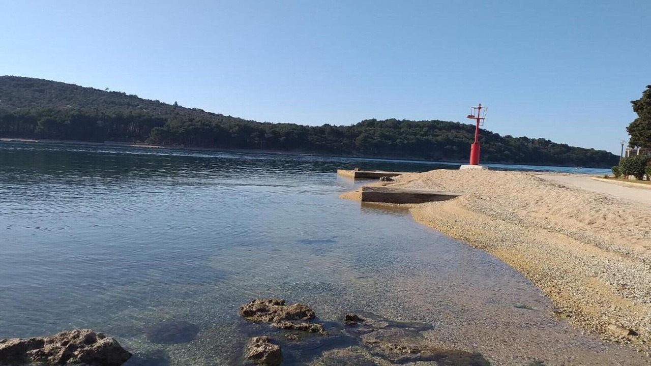 Photo of Others in Cres