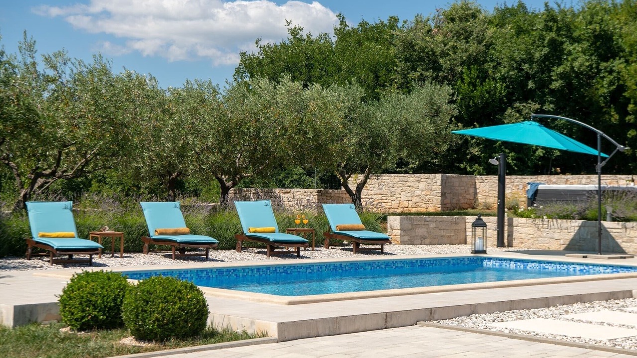 Photo of Outdoor in Mali Vareski