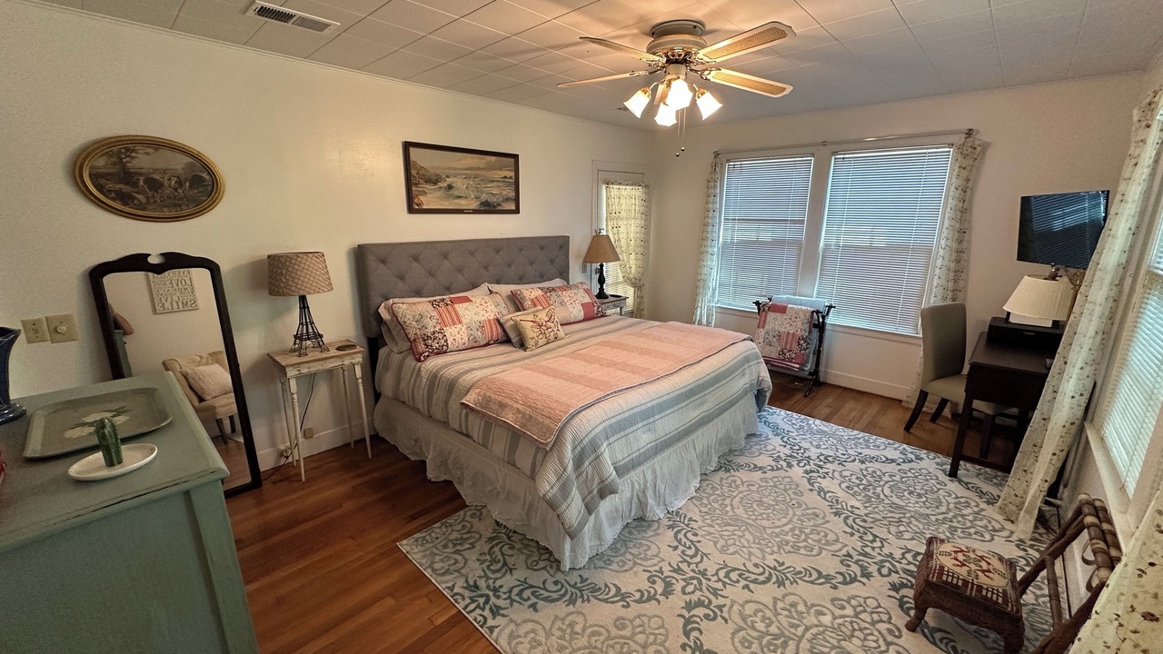 Photo of Bedroom in Gonzales