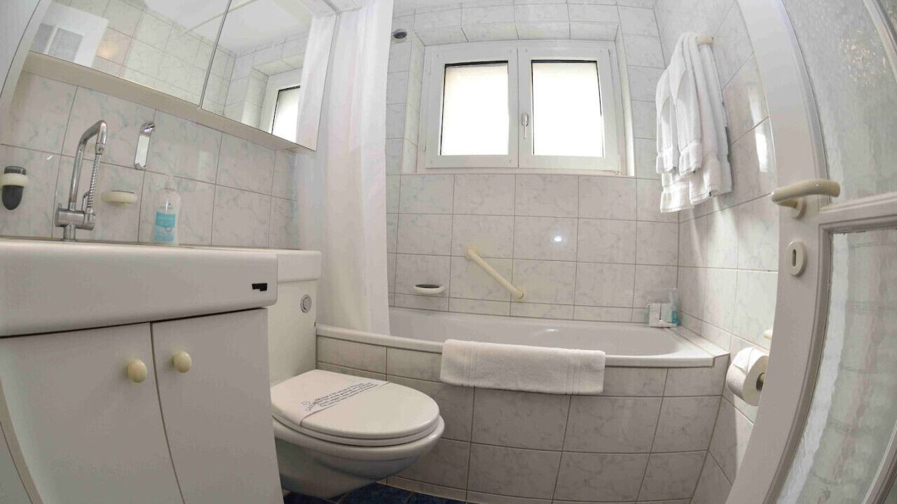 Photo of Bathroom in District 6
