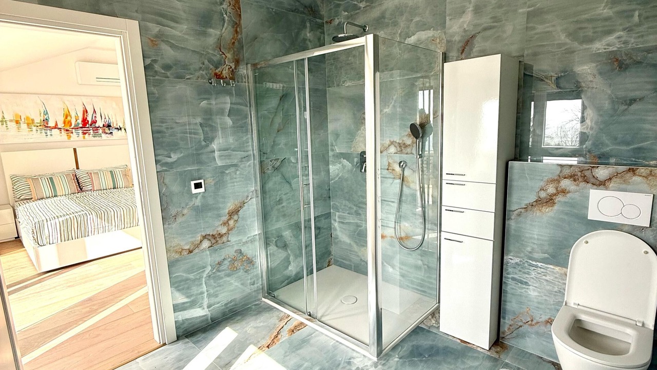 Photo of Bathroom in Mali Maj