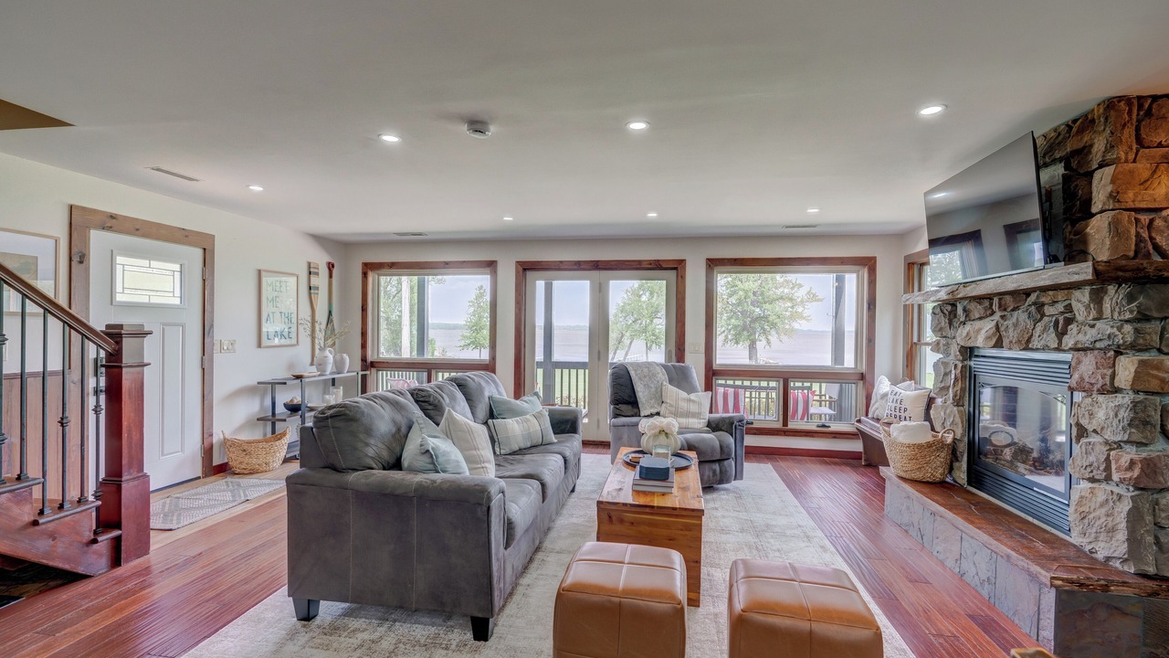 Photo of Livingroom in Newville