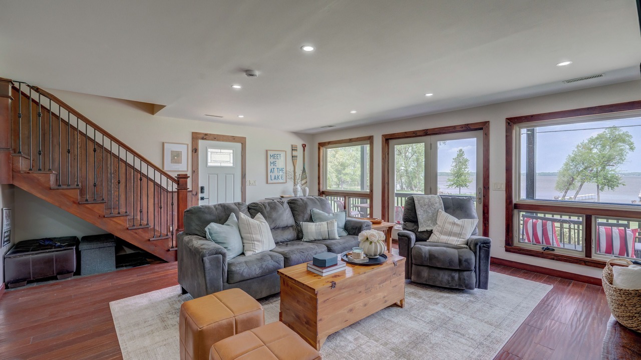 Photo of Livingroom in Newville