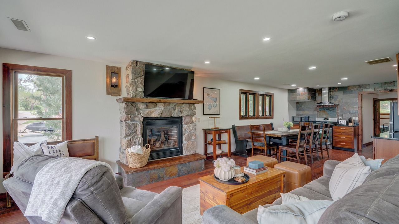 Photo of Livingroom in Newville