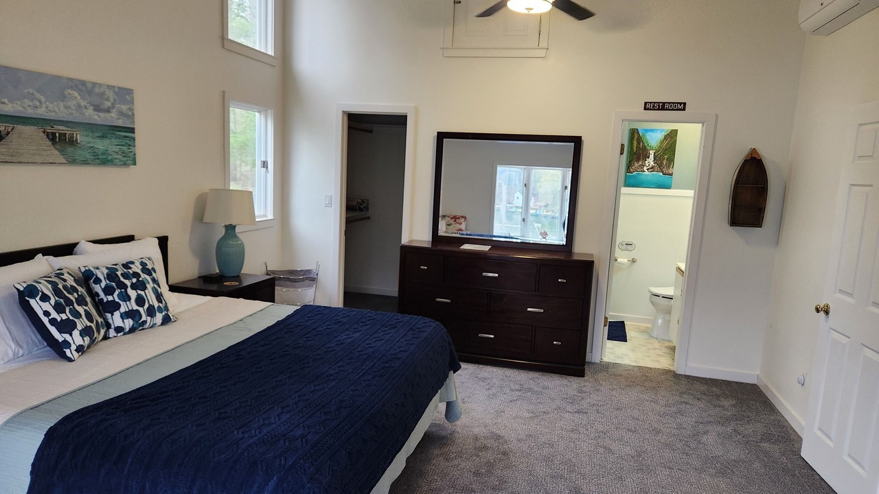 Photo of Bedroom in Lusby