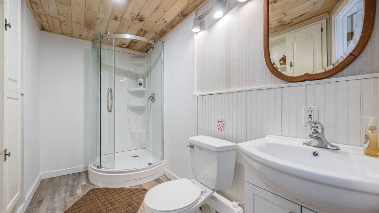 Photo of Bathroom in Tobermory