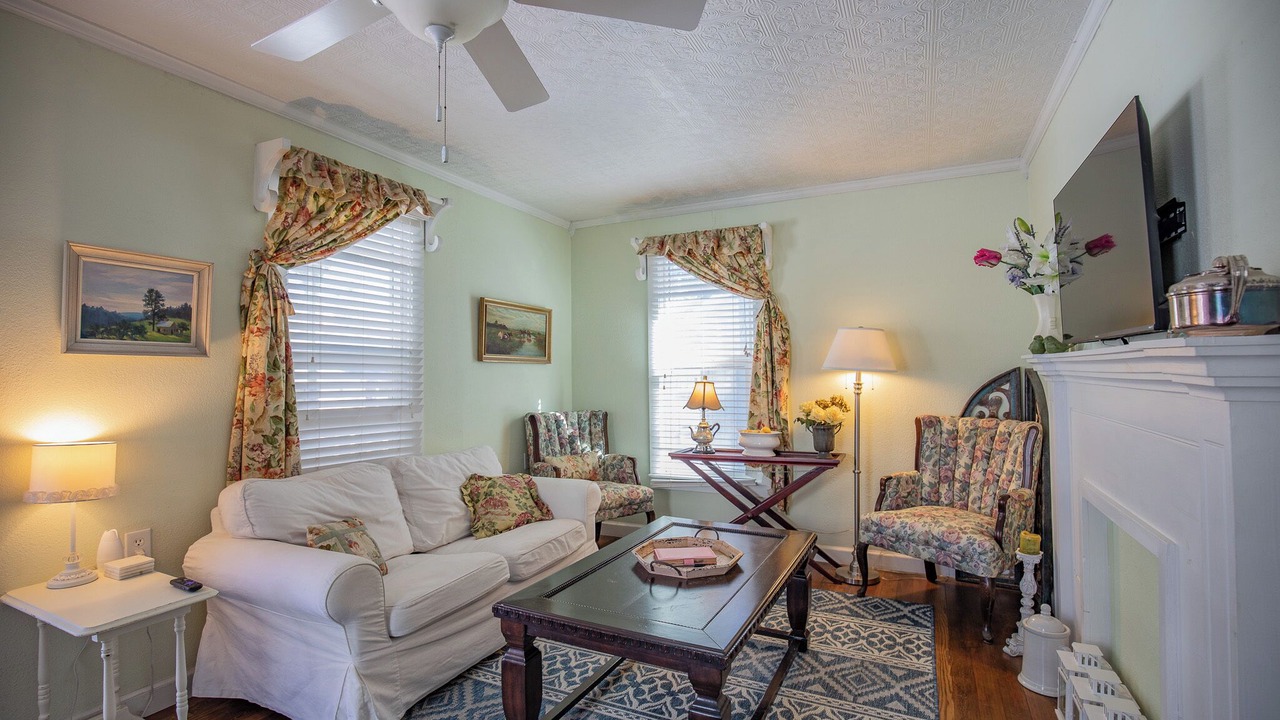 Photo of Livingroom in Cloudcroft