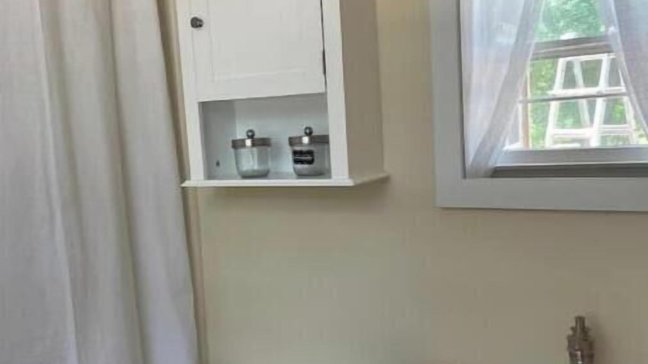Photo of Bathroom in Kabletown