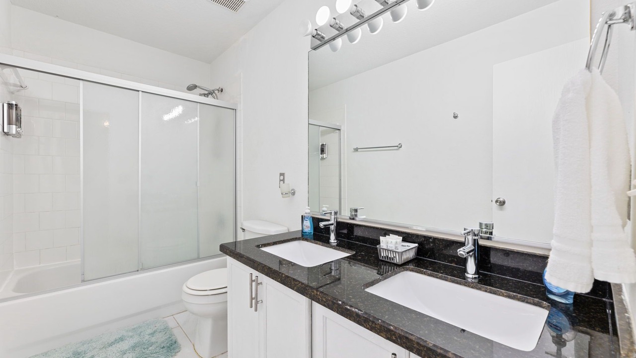 Photo of Bathroom in Clodine