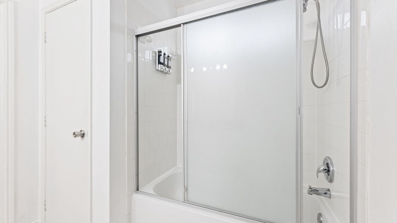 Photo of Bathroom in Clodine